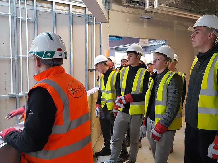 Electrical installation students visit UCR