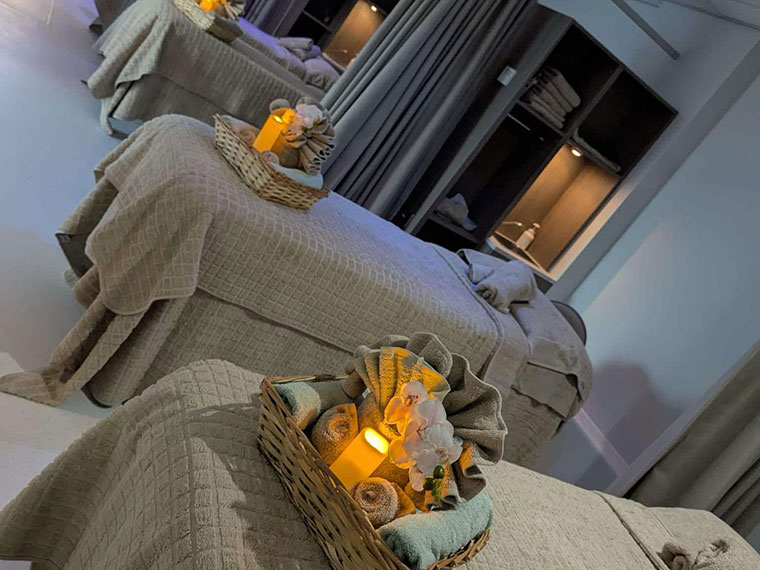 Beds in the North Notts College salon