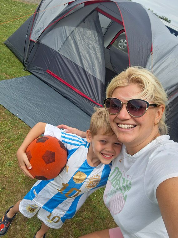 Zara Thompson - Camping